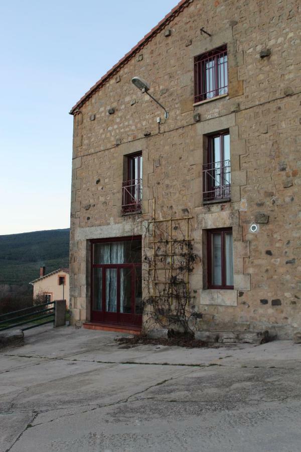 La Casa De La Petra Guest House Quintanar de la Sierra Eksteriør bilde