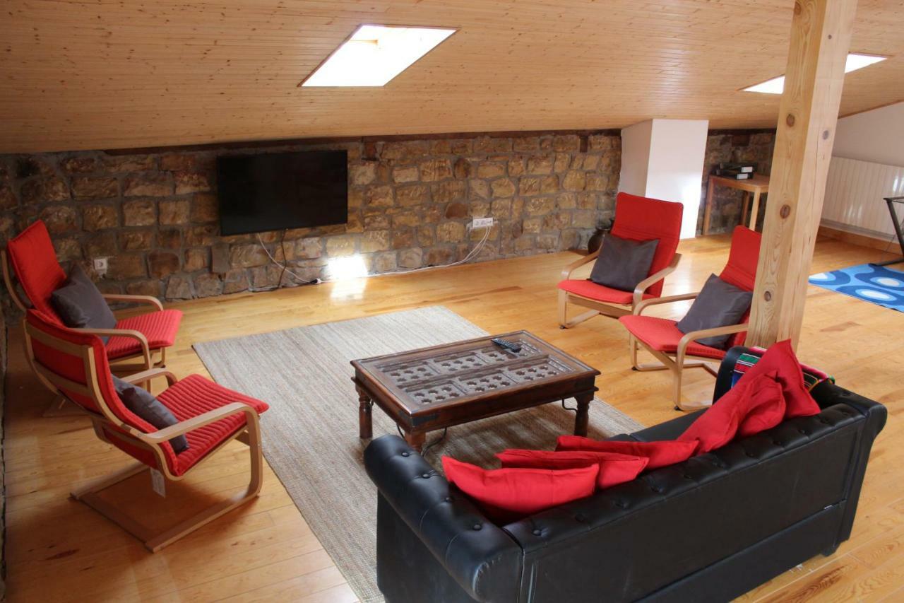 La Casa De La Petra Guest House Quintanar de la Sierra Eksteriør bilde