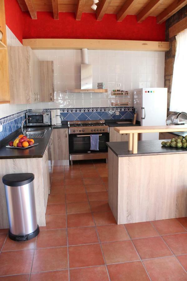 La Casa De La Petra Guest House Quintanar de la Sierra Eksteriør bilde